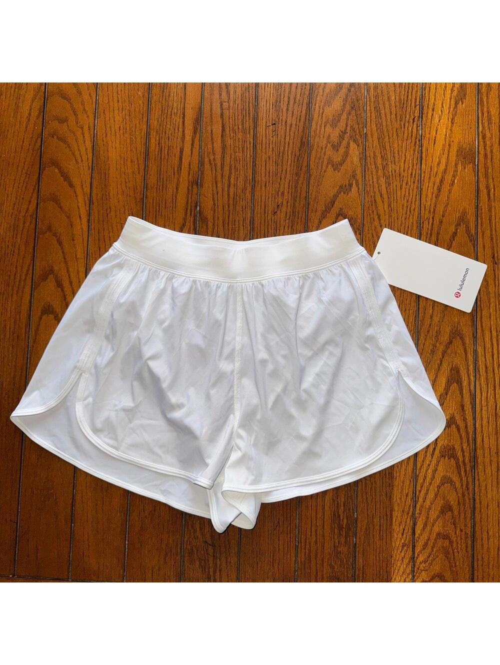 Lululemon Sleek Short High Rise 3” White Size XXS (2) NWT